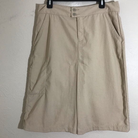 Patagonia Dresses & Skirts - Patagonia nylon skirt with multiple pockets Sz 10